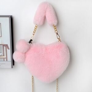 New Novelty Faux Fur Pink Heart-Shaped Crossbody Bag